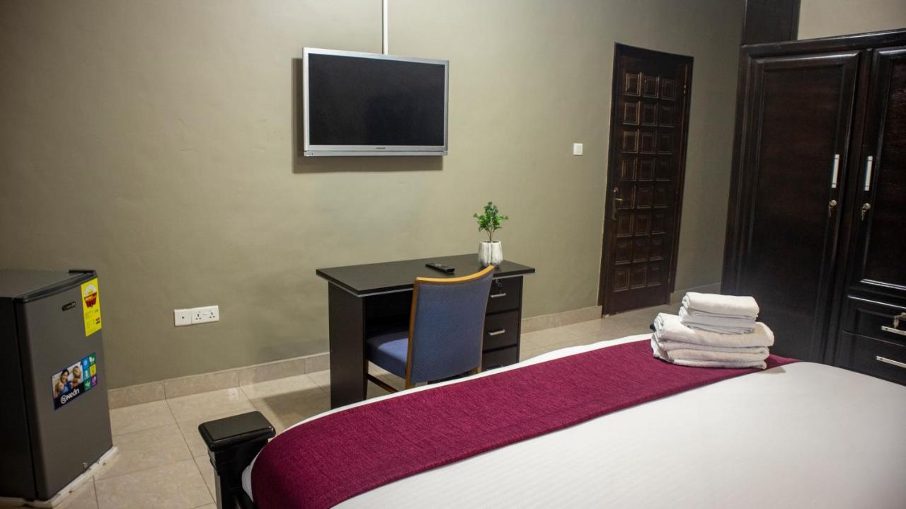 Kislas Luxury Hotel Adenta Exterior foto