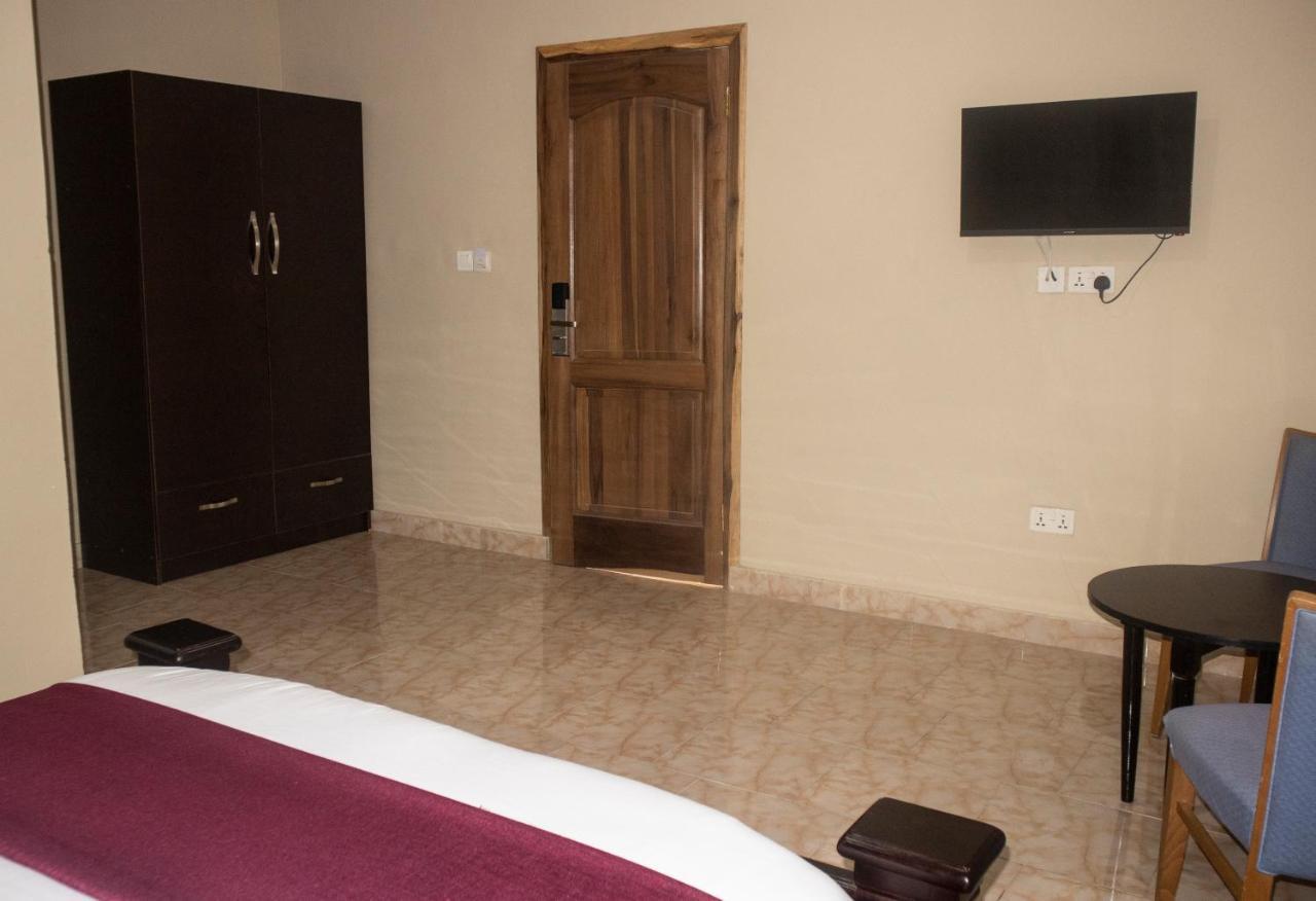 Kislas Luxury Hotel Adenta Exterior foto
